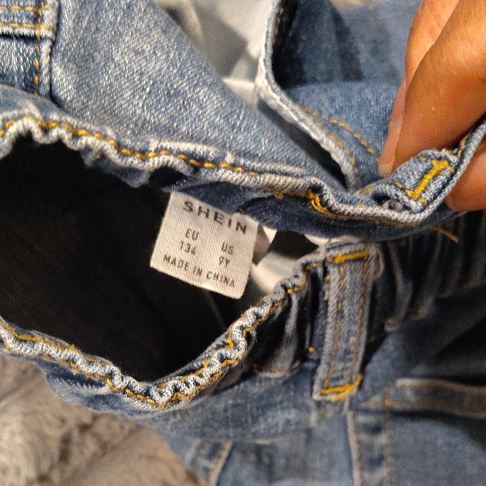 SHEIN Blue Jeans Distressed Denim - Picture 7 of 7